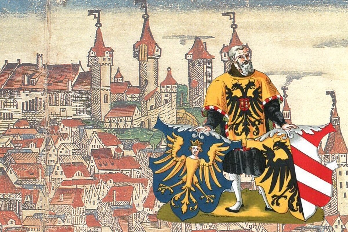 Kolorierte historische Stadtansicht von Nürnberg mit der Kaiserburg im Hintergrund und koloriertes Selbstbildnis eines Herolds mit den Nürnberger Stadtwappen im Vordergrund. 
